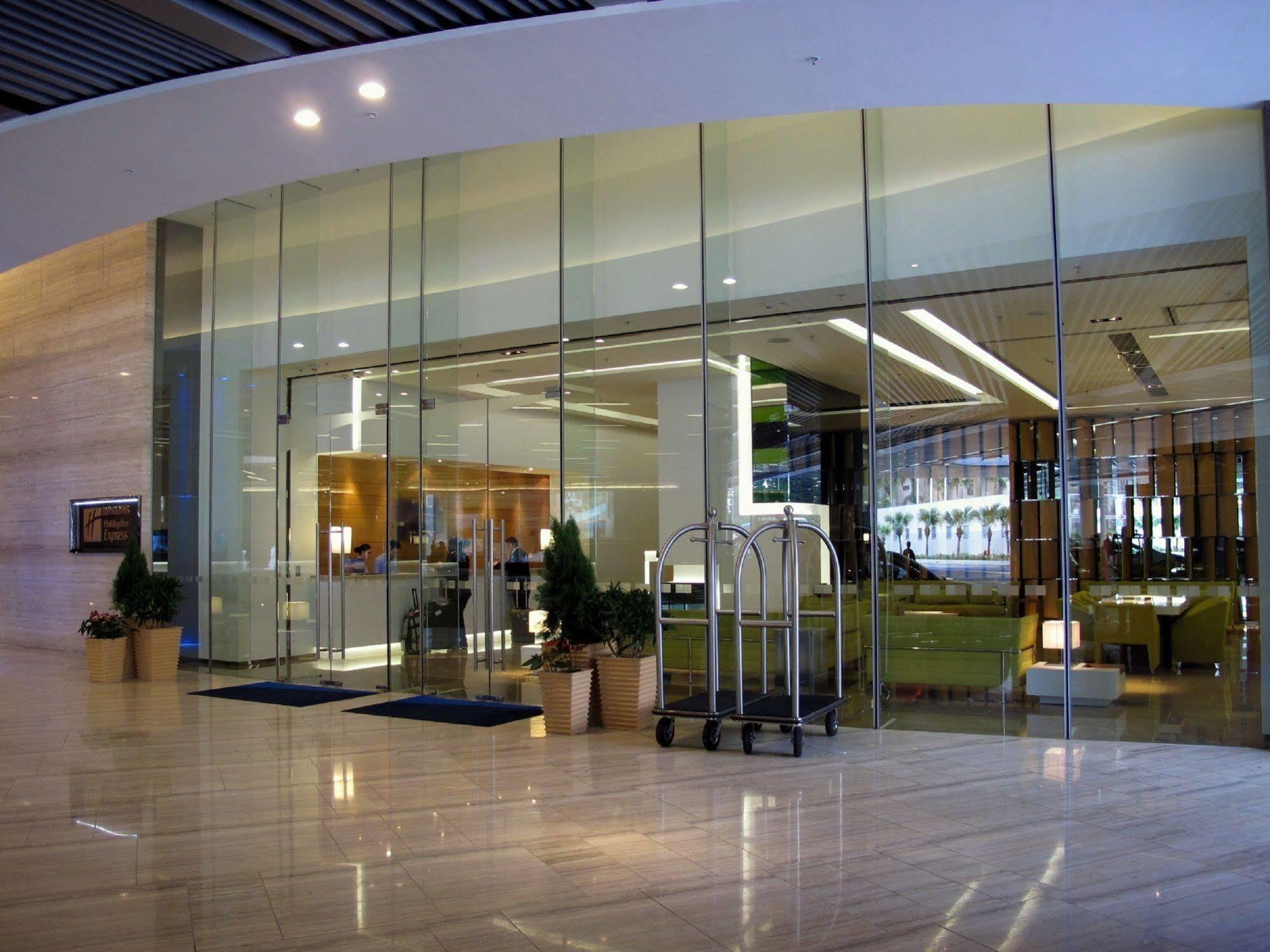 Holiday Inn Express Hong Kong Kowloon East, An Ihg Hotel Exterior foto